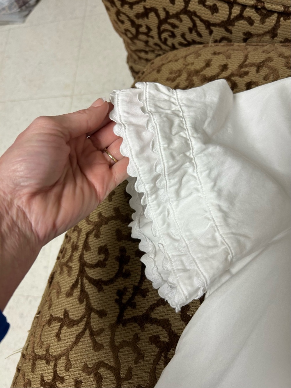 Mary Square White Ruffle Sleeve Blouse XS Puff Sleeve Scalloped Trim Top Preppy - Picture 3 of 6